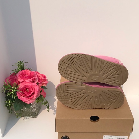 UGG Bailey Bow Striped Boots - Picture 6 of 7